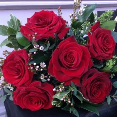 red rose posy